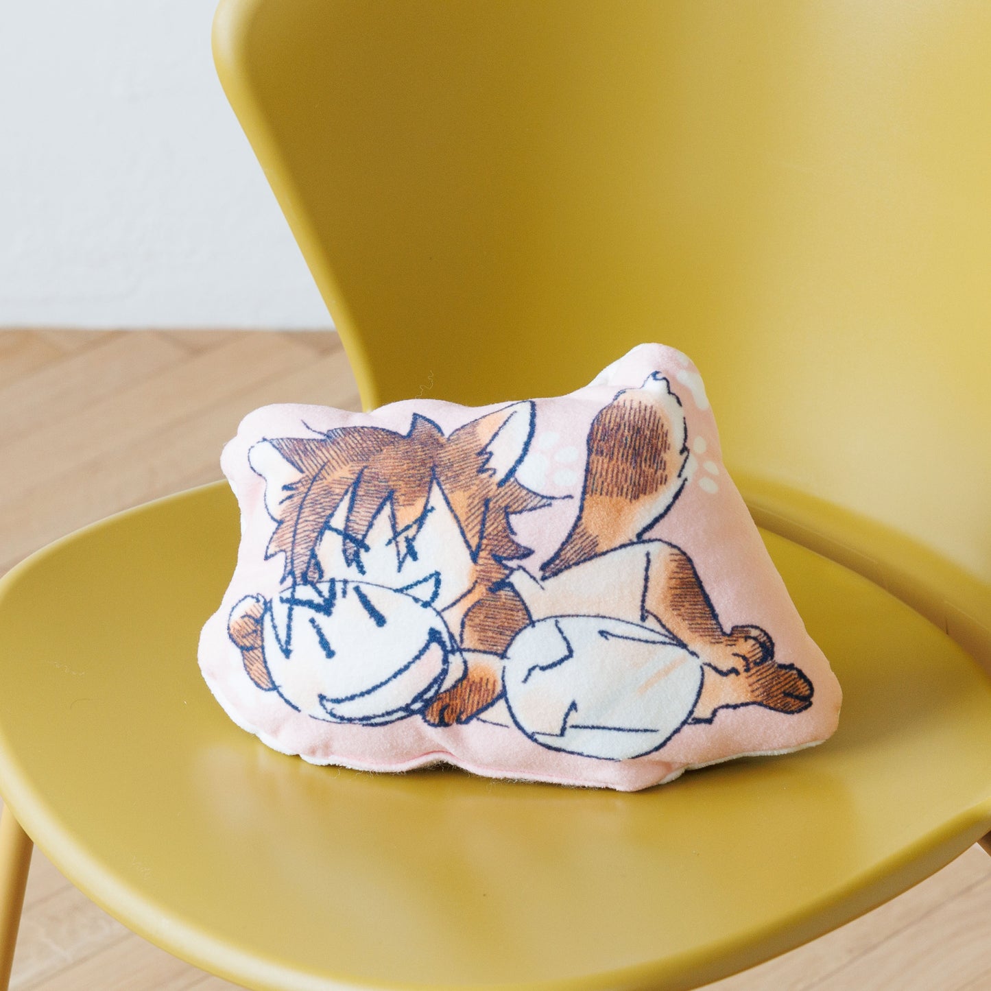 ホイッスル!ちびねこダイカットクッション【高山昭栄】